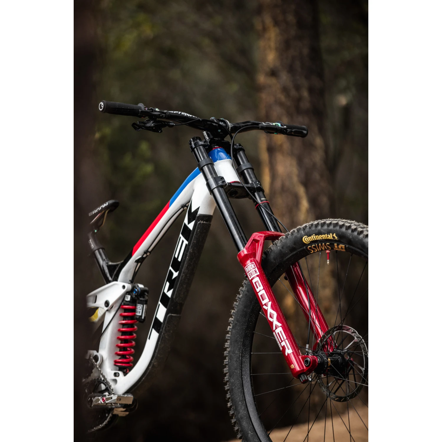 RockShox BoXXer Ultimate Voorvork - DebonAir+ | Charger 3 RC2 | D1 - 27.5" | 200mm | Offset 48mm | 20x110mm - Electric Red - Afbeelding 9